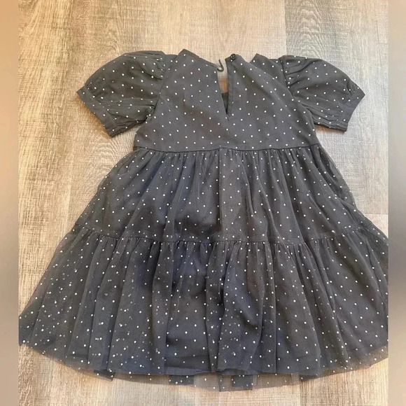 GAP dress in a charcoal tulle with silver metallic dots throughout. Size 3T - Picture 2 of 4